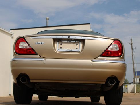 Used 2005 Jaguar XJ8 RWD image 21