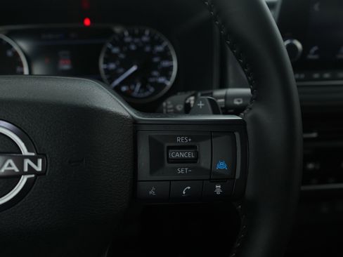 Used 2025 Nissan Rogue SV AWD/4WD image 27