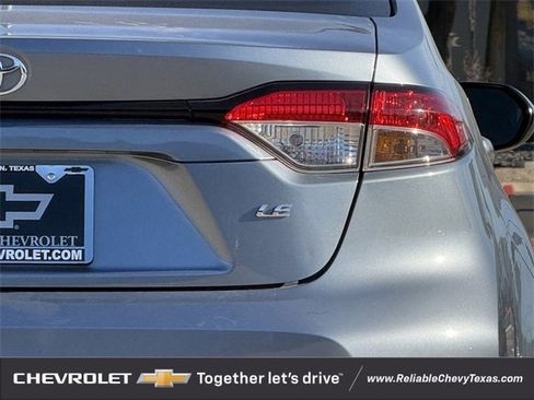 Used 2022 Toyota Corolla LE image 7