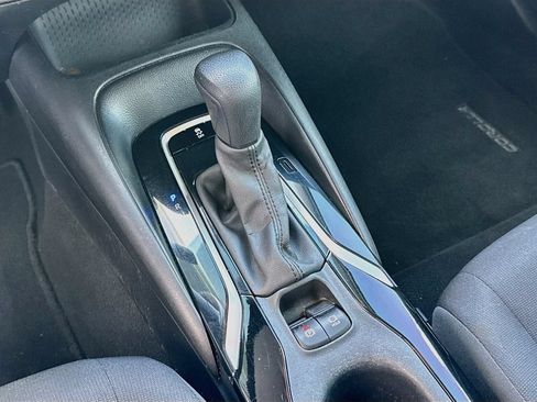 Used 2020 Toyota Corolla LE FWD image 16