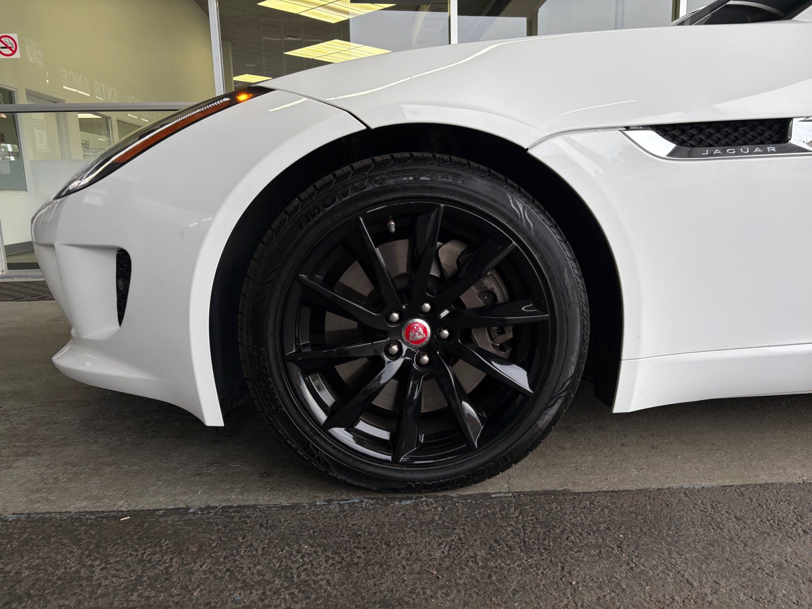 Used 2017 Jaguar F-TYPE Coupe RWD image 23