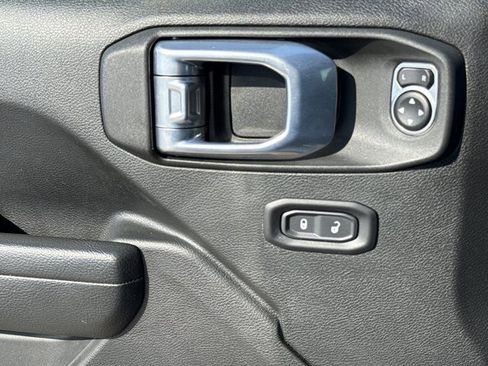 Used 2022 Jeep Wrangler Unlimited Rubicon w/ LED Lighting Group image 14