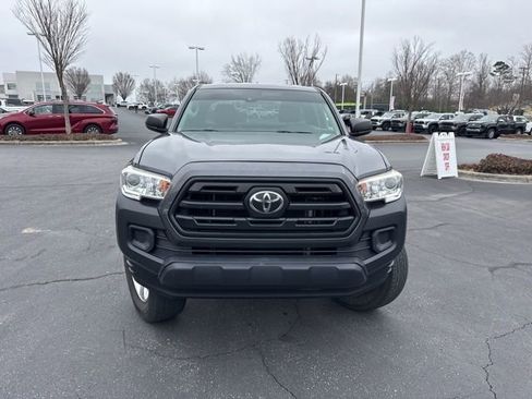 Used 2019 Toyota Tacoma SR image 3