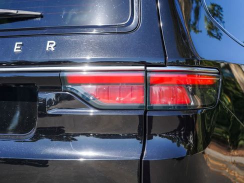 Used 2023 Jeep Wagoneer L Series II AWD/4WD image 6
