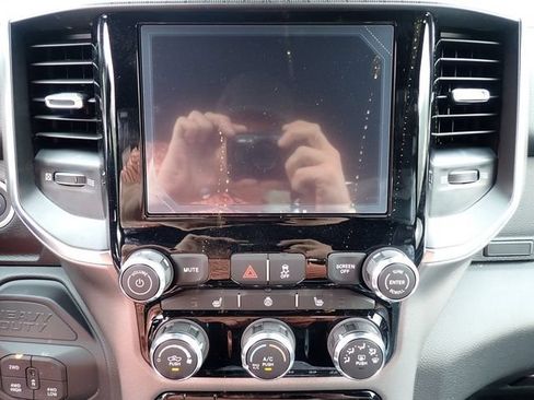 New 2026 RAM 2500 Big Horn AWD/4WD image 21