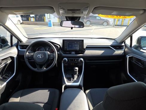 Used 2022 Toyota RAV4 LE image 21