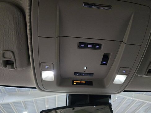 Used 2018 Chevrolet Silverado 1500 High Country image 44