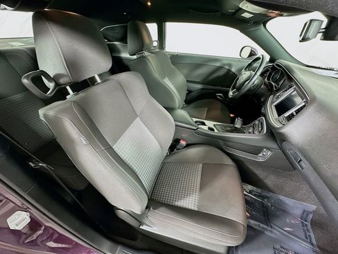 Used 2022 Dodge Challenger R/T w/ Performance Handling Group image 34