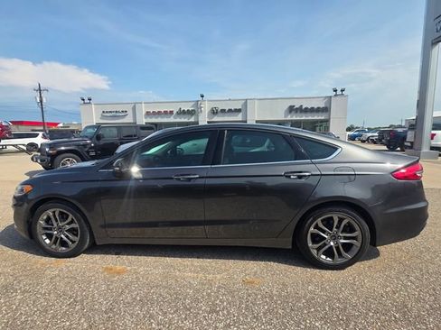 Used 2020 Ford Fusion SEL FWD image 9