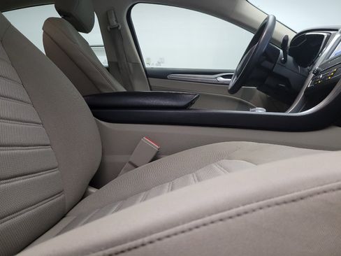Used 2020 Ford Fusion SE FWD image 21