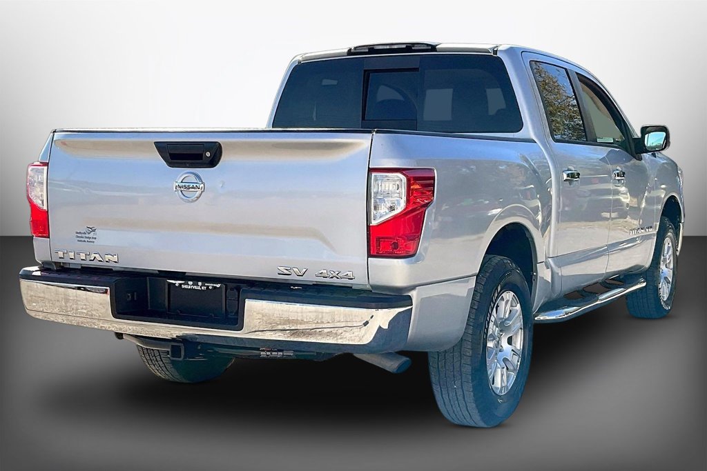 Used 2018 Nissan Titan SV AWD/4WD image 6
