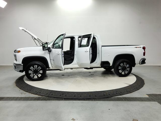 Used 2024 Chevrolet Silverado 3500 LT w/ Convenience Package AWD/4WD image 13