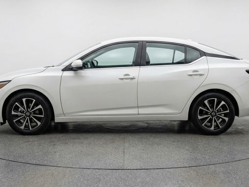 Used 2025 Nissan Sentra SV image 5