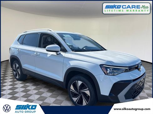 New 2025 Volkswagen Taos SE image 1