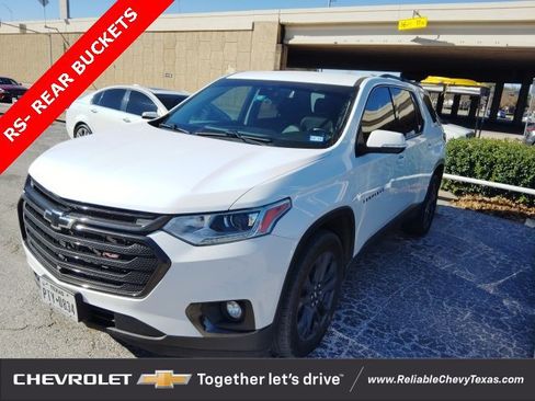 Used 2021 Chevrolet Traverse RS image 3