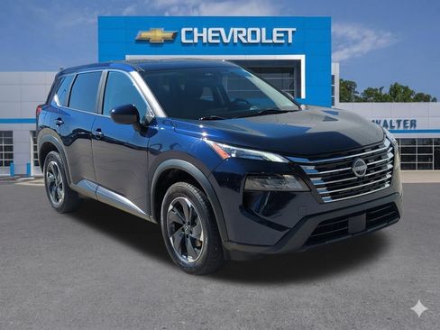 Used 2024 Nissan Rogue SV AWD/4WD image 8