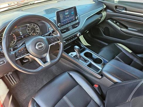 Used 2023 Nissan Altima 2.5 SR FWD image 12