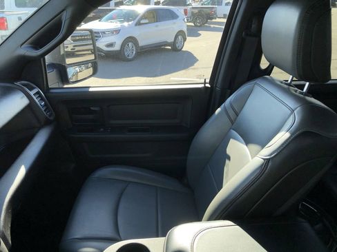 Used 2024 RAM 3500 Tradesman w/ Chrome Appearance Group image 29