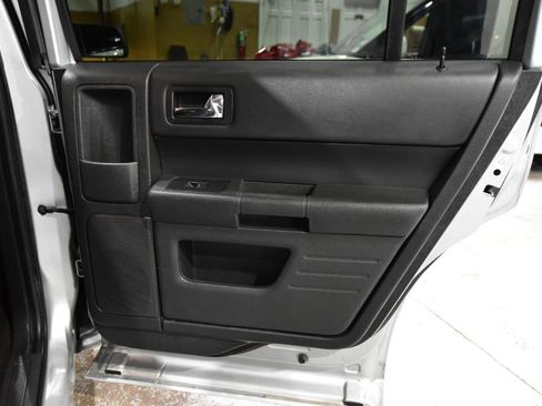 Used 2018 Ford Flex SE FWD image 29
