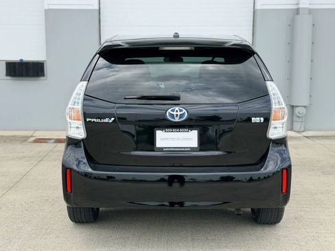 Used 2012 Toyota Prius V Two FWD image 4