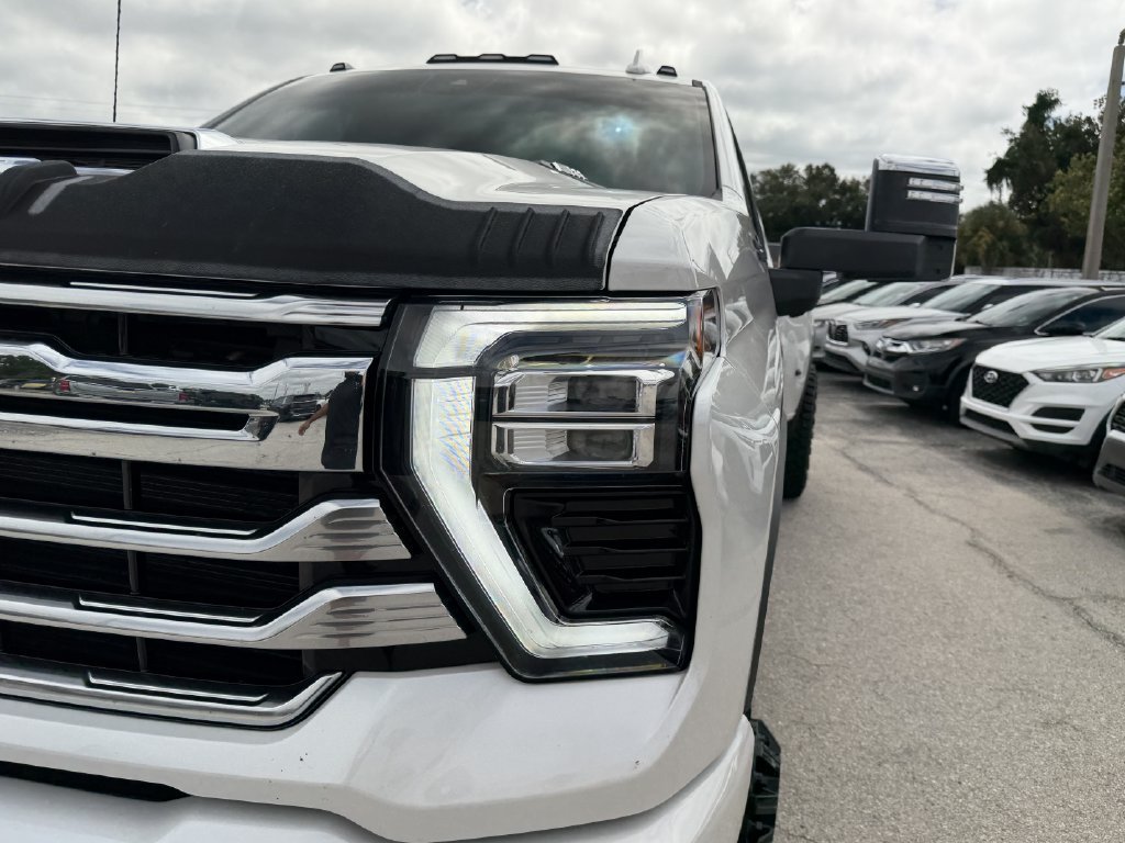 Used 2024 Chevrolet Silverado 3500 High Country w/ High Country Premium Package AWD/4WD image 10