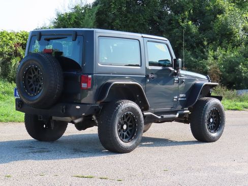 Used 2017 Jeep Wrangler Sport w/ Quick Order Package 24S AWD/4WD image 3