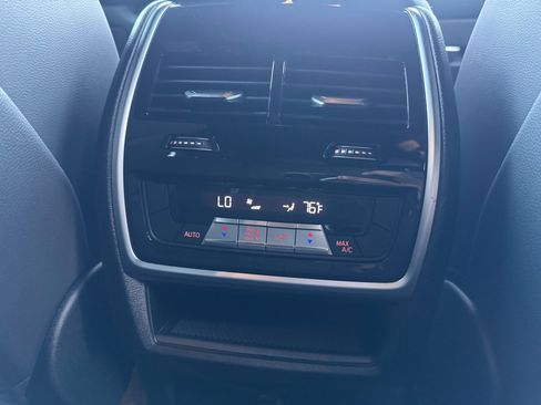 Used 2022 BMW X5 xDrive40i w/ M Sport Package image 14