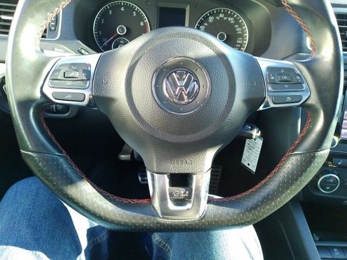 Used 2013 Volkswagen Jetta GLI FWD image 21