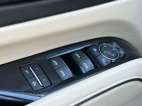 Used 2023 Cadillac Escalade ESV Premium Luxury image 11