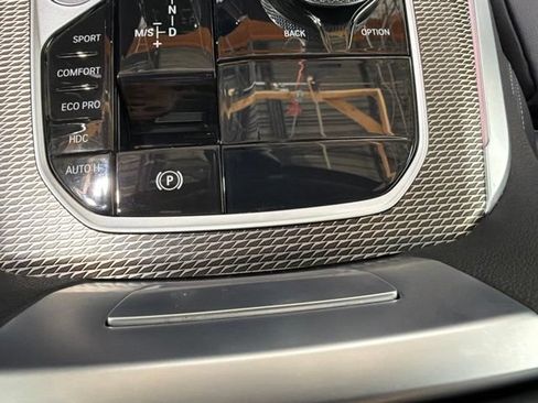 Certified 2022 BMW X5 xDrive40i w/ M Sport Package AWD/4WD image 40
