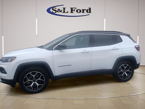 Used 2025 Jeep Compass Limited image 2