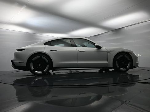 Used 2025 Porsche Taycan image 51