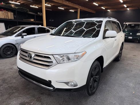 Used 2012 Toyota Highlander Limited w/ Tow Pkg image 5