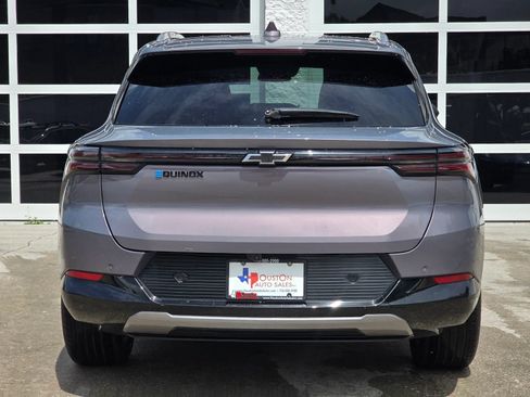 Used 2025 Chevrolet Equinox EV LT w/ LPO, Blackout Package FWD image 6