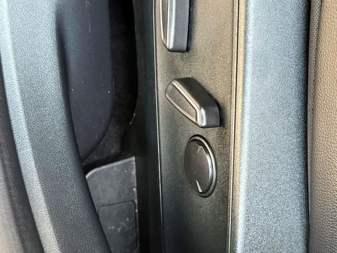 Used 2022 Ford Escape Titanium image 14