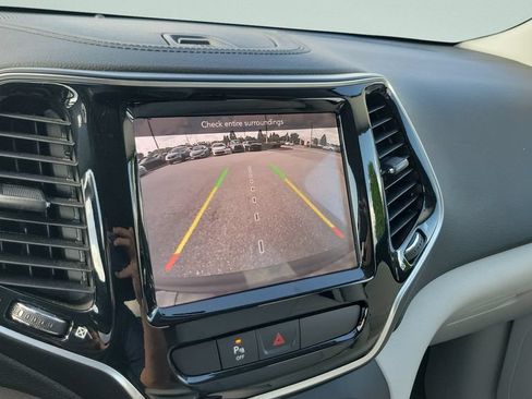 Used 2020 Jeep Cherokee Limited w/ Trailer Tow Group AWD/4WD image 17