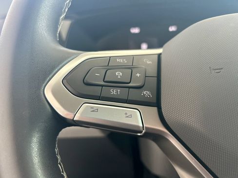 Certified 2023 Volkswagen Taos SE FWD image 16
