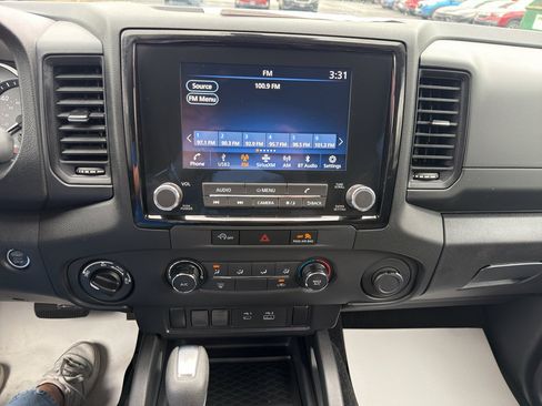 Used 2024 Nissan Frontier S AWD/4WD image 17