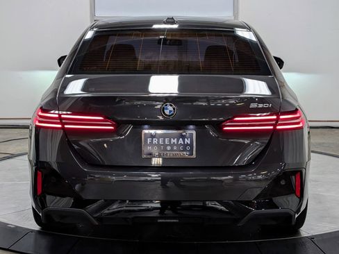 Used 2025 BMW 530i 530i w/ M Sport Package image 8