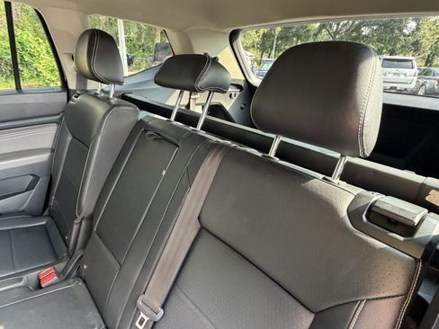 Used 2021 Volkswagen Atlas SE w/ Panoramic Sunroof Package FWD image 33