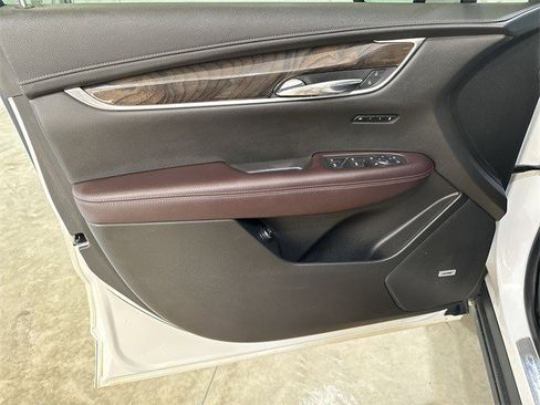 Used 2021 Cadillac XT6 Premium Luxury image 6