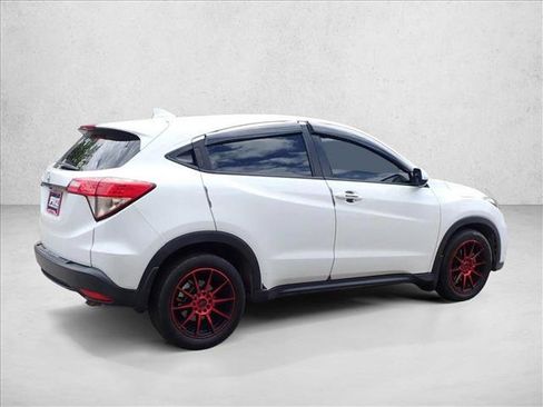 Used 2021 Honda HR-V LX image 14