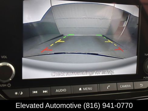 Used 2024 Nissan Pathfinder SV w/ SV Premium Package image 10