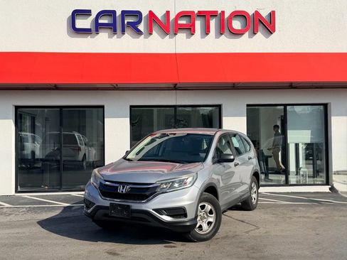 Used 2016 Honda CR-V LX image 2