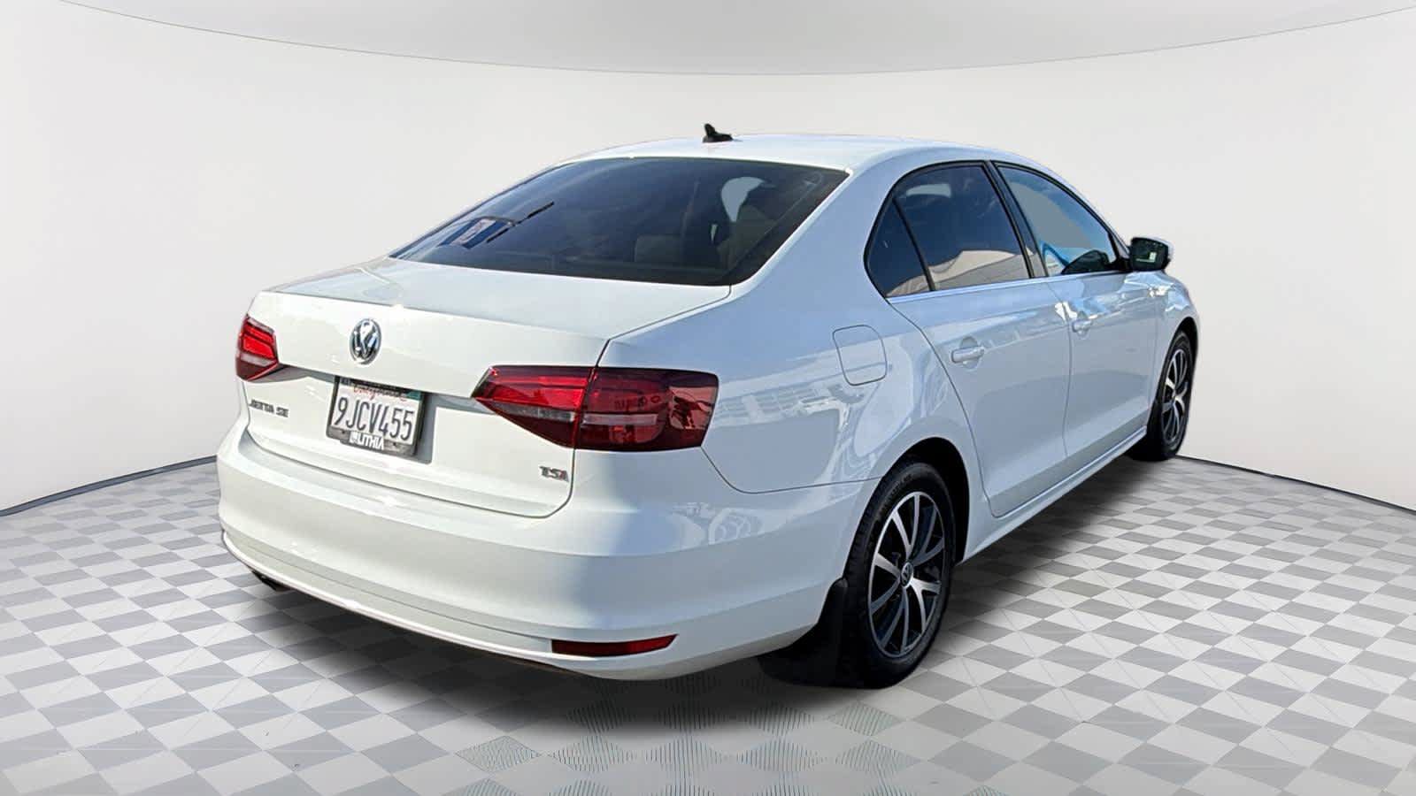 Used 2018 Volkswagen Jetta SE FWD image 5
