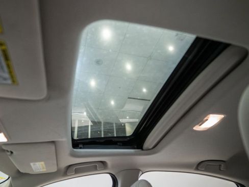 Used 2017 Honda HR-V EX image 16