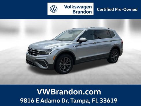 Used 2023 Volkswagen Tiguan SE w/ Panoramic Sunroof Package FWD image 1