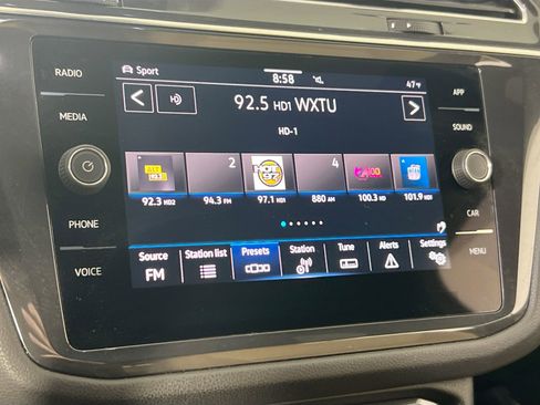 Used 2022 Volkswagen Tiguan SE image 14