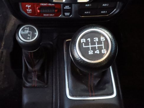 Used 2020 Jeep Gladiator Rubicon image 18