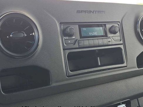 Used 2025 Mercedes-Benz Sprinter 2500 image 34